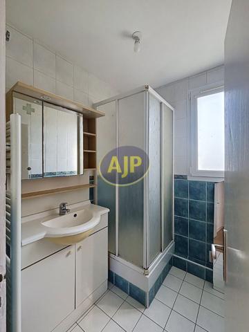 Appartement à louer Rochefort : 3 pièces, 72m² avec 2 chambre(s) à 710€ - AJP Immobilier Rochefort