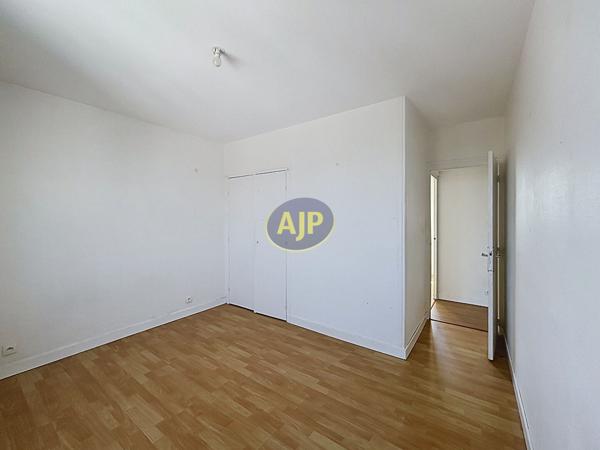 Appartement à louer Rochefort : 3 pièces, 72m² avec 2 chambre(s) à 710€ - AJP Immobilier Rochefort