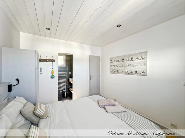 Villa à vendre de 138m2 à Sainte-Marie-de-Ré, 5 pièces, piscine, stationnements