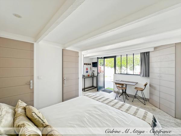 Villa à vendre de 138m2 à Sainte-Marie-de-Ré, 5 pièces, piscine, stationnements