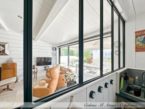 Villa à vendre de 138m2 à Sainte-Marie-de-Ré, 5 pièces, piscine, stationnements