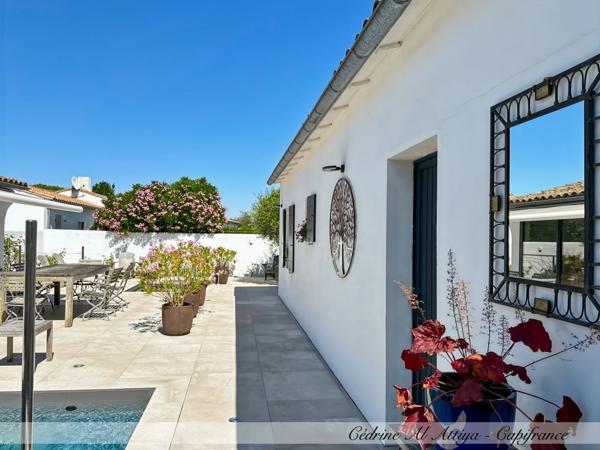 Villa à vendre de 138m2 à Sainte-Marie-de-Ré, 5 pièces, piscine, stationnements