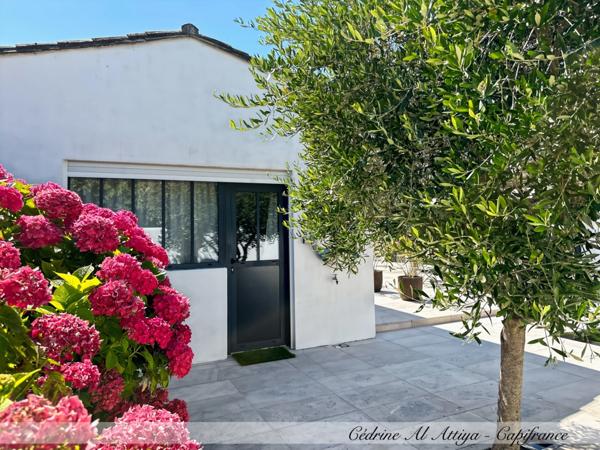 Villa à vendre de 138m2 à Sainte-Marie-de-Ré, 5 pièces, piscine, stationnements