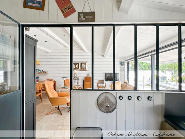 Villa à vendre de 138m2 à Sainte-Marie-de-Ré, 5 pièces, piscine, stationnements