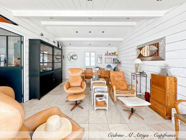 Villa à vendre de 138m2 à Sainte-Marie-de-Ré, 5 pièces, piscine, stationnements