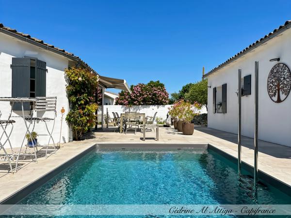 Villa à vendre de 138m2 à Sainte-Marie-de-Ré, 5 pièces, piscine, stationnements