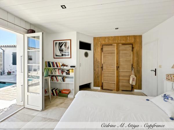 Villa à vendre de 138m2 à Sainte-Marie-de-Ré, 5 pièces, piscine, stationnements