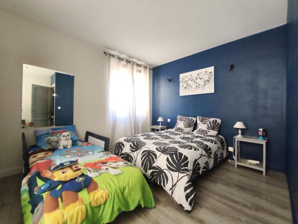 Nébian (34800) Maison de village T4 R+2
