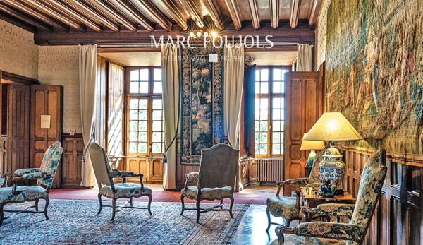 SOLOGNE – château en parfait état, parc 18 HA – 1h45 mn de Paris