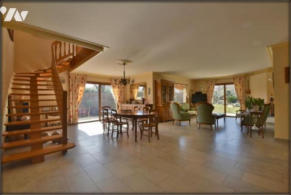 GRANDE MAISON D'ARCHITECTE 236m2 LE RHEU CENTRE