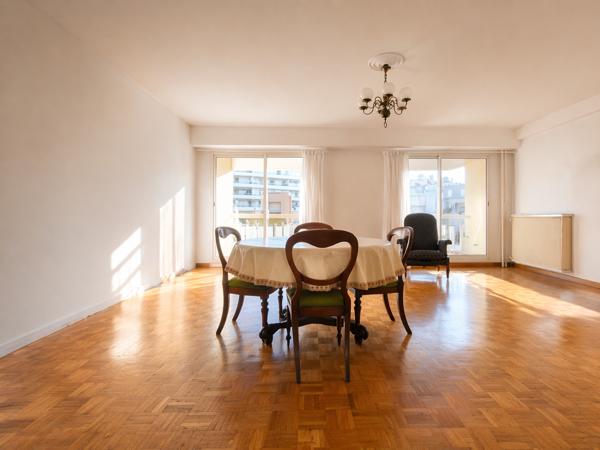 Marseille (13005) APPARTEMENT BOURGEOIS 89M2 AVEC TERRASSE LE CAMAS