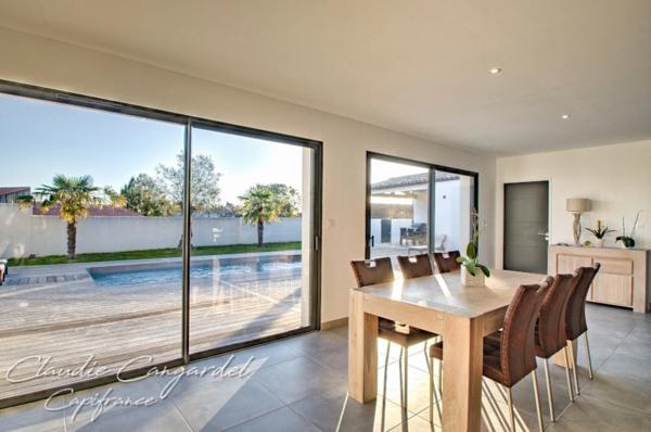 Dpt Charente Maritime (17), à vendre proche de LA ROCHELLE maison P7 de 153,7 m² - Terrain de 568,00 m² - Plain pied