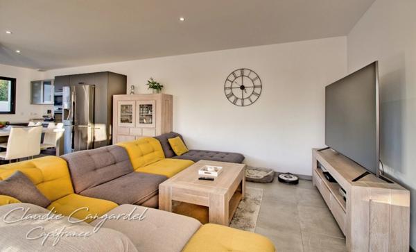 Dpt Charente Maritime (17), à vendre proche de LA ROCHELLE maison P7 de 153,7 m² - Terrain de 568,00 m² - Plain pied