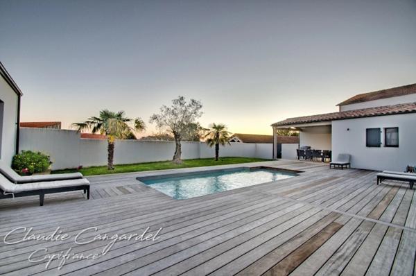 Dpt Charente Maritime (17), à vendre proche de LA ROCHELLE maison P7 de 153,7 m² - Terrain de 568,00 m² - Plain pied