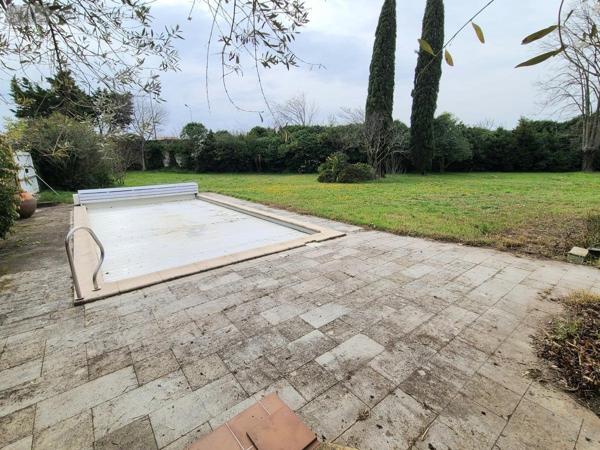 Maison à vendre à Pierrelatte dans la Drôme (26700), ref : 26060-827