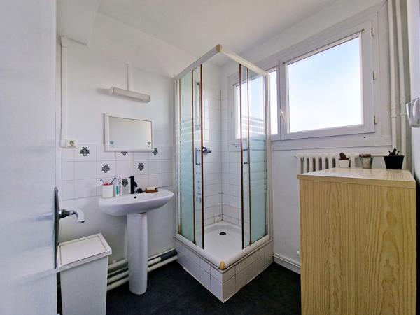 A VENDRE !Dernier étage, rare sur Orvault Bourg : lumineux, récent et sans travaux, prêt à accueillir votre nouvelle vie !