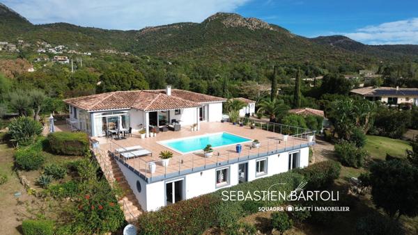 Villa vue montagne avec piscine et 3 dépendances