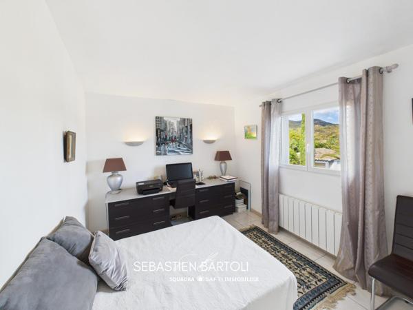 Villa vue montagne avec piscine et 3 dépendances