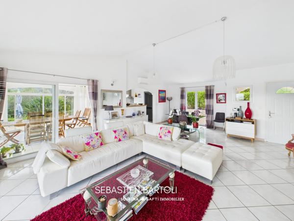 Villa vue montagne avec piscine et 3 dépendances