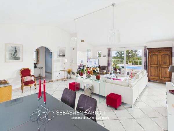 Villa vue montagne avec piscine et 3 dépendances