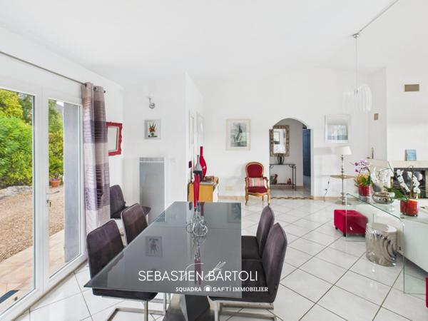 Villa vue montagne avec piscine et 3 dépendances