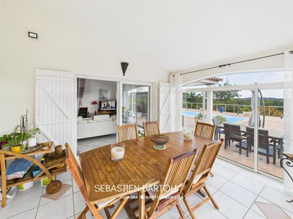 Villa vue montagne avec piscine et 3 dépendances