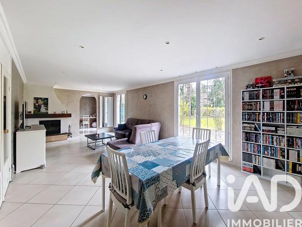 Maison à vendre 7 pièces 160 m² Saint-Fargeau-Ponthierry