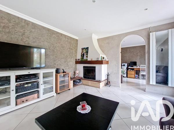 Maison à vendre 7 pièces 160 m² Saint-Fargeau-Ponthierry