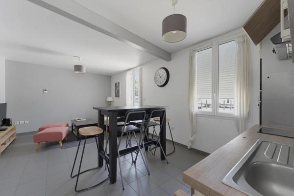 Maison de ville à Cenon proche de toute commodité