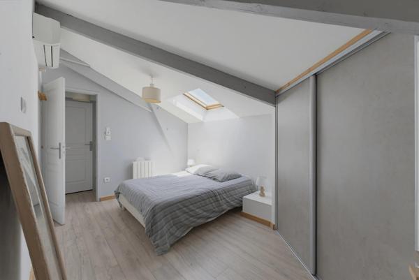 Maison de ville à Cenon proche de toute commodité