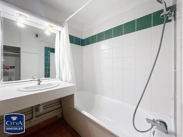 Appartement à louer 1 pièce 22.87m² Nîmes (30000)