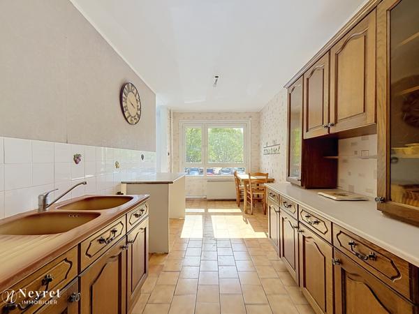 En exclusivité chez Neyret Oullins | T3 de 65 m² avec cave et stationnement libre dans la résidence