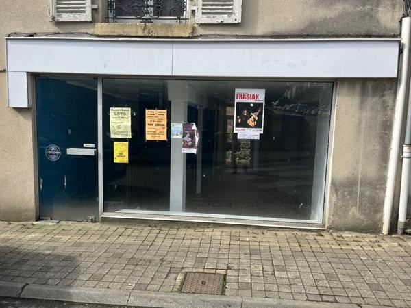 Local commercial à vendre |  Saint-Yrieix-la-Perche |  Murs | 32 m²