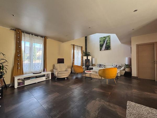 Maison 4 pièces à vendre à Saint-Ouen-l'Aumône - Réf. 14411 367 000 € **  - Référence  11327