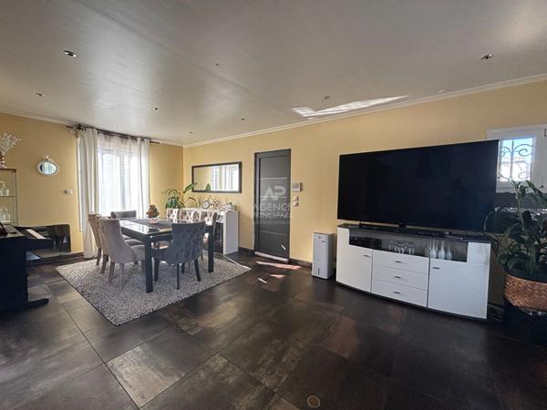 Maison 4 pièces à vendre à Saint-Ouen-l'Aumône - Réf. 14411 367 000 € **  - Référence  11327