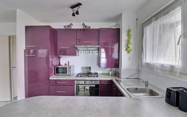 Appartement à vendre    2 pièces • 47 m2 Marseille 6