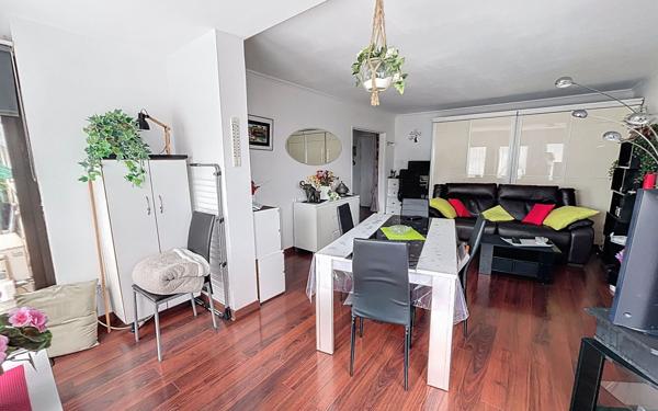 Appartement à vendre    2 pièces • 50 m2 Saint-Raphaël