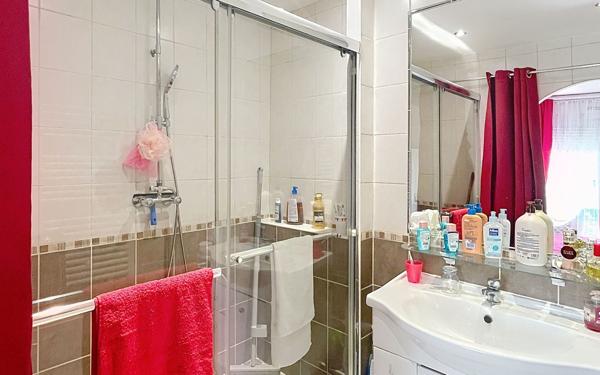 Appartement à vendre    2 pièces • 50 m2 Saint-Raphaël