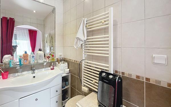 Appartement à vendre    2 pièces • 50 m2 Saint-Raphaël