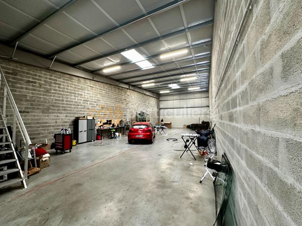 Vente Local d'activité300 m² - MERIGNAC (33700)