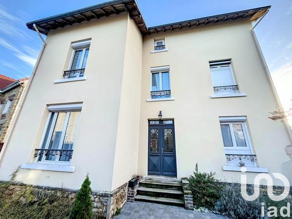 Maison traditionnelle 8 pièces de 152 m² à Saint-Prix (95390)
