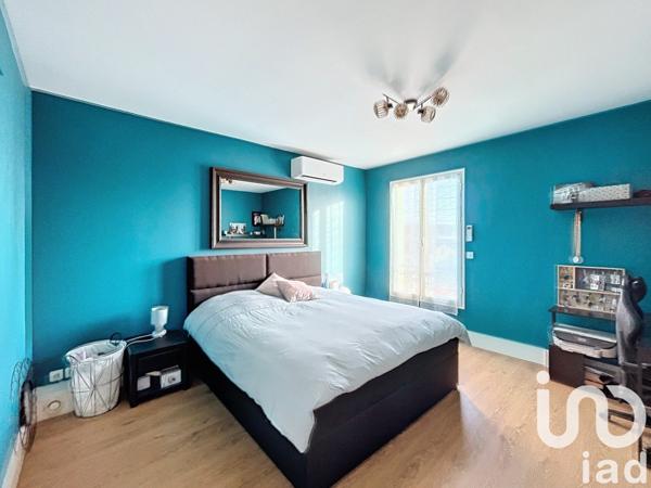 Maison traditionnelle 8 pièces de 152 m² à Saint-Prix (95390)