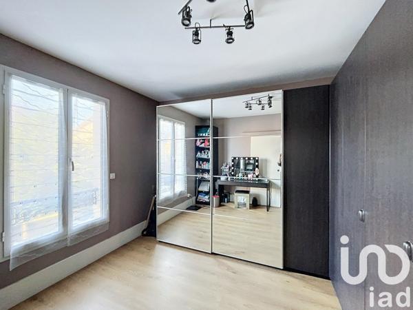 Maison traditionnelle 8 pièces de 152 m² à Saint-Prix (95390)