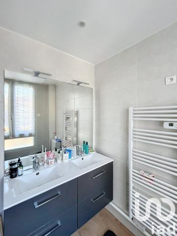 Maison traditionnelle 8 pièces de 152 m² à Saint-Prix (95390)