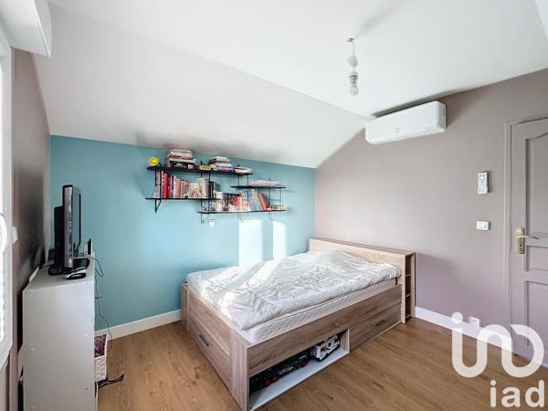 Maison traditionnelle 8 pièces de 152 m² à Saint-Prix (95390)