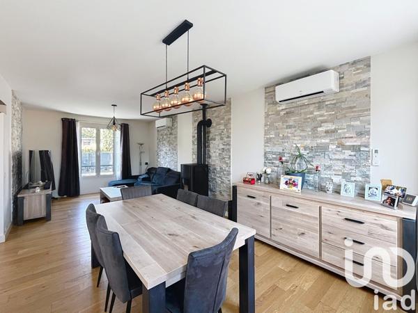 Maison traditionnelle 8 pièces de 152 m² à Saint-Prix (95390)