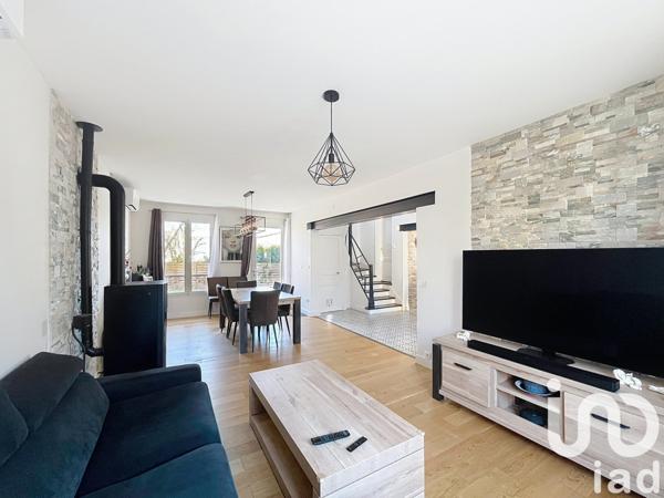 Maison traditionnelle 8 pièces de 152 m² à Saint-Prix (95390)