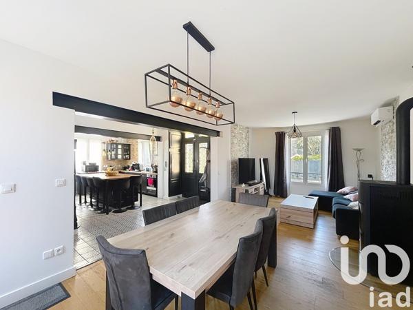 Maison traditionnelle 8 pièces de 152 m² à Saint-Prix (95390)
