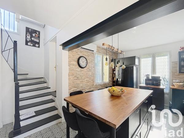 Maison traditionnelle 8 pièces de 152 m² à Saint-Prix (95390)