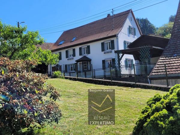 Soultzeren (68140) Grande maison familiale 220 m² sur 15 ares de terrain traversé par un ruisseau.